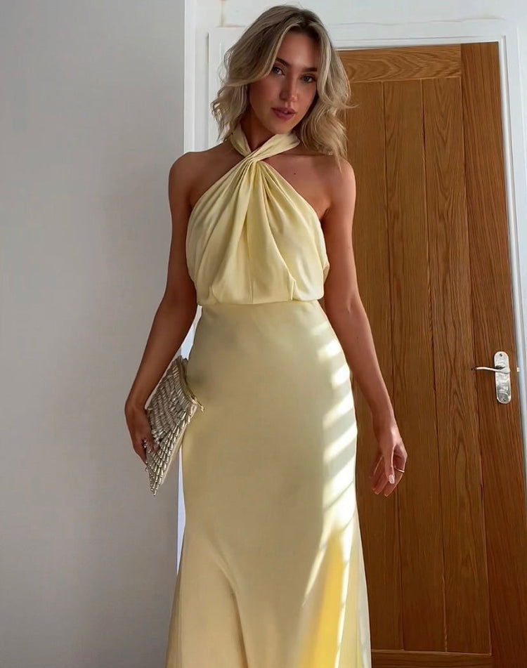 Ismira™ | Elegáns Ráncolt Nyakpántos Maxi Ruha